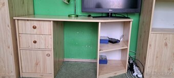 Nábytek do dětského pokoje, skříně, stůl - 2