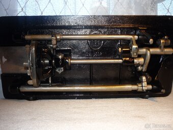 PŘENOSNÝ šicí stroj BOBBIN na KŮŽI - 220 V - 2