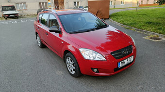 Kia Ceed kombi, LPG, tažné zařízení, velmi dobrý stav - 2