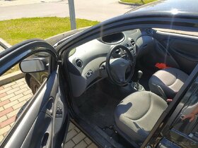 Toyota Yaris 1.0 - 2