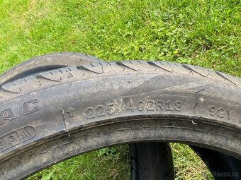 225/40 r18 - 2