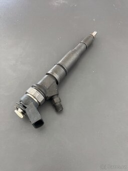 0445110216 BOSCH Vstřik nový - 2