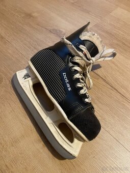 Prodám dětské lední brusle Botas, velikost 33. - 2
