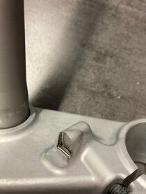 spodný okuliar Triumph Tiger 800 - 2