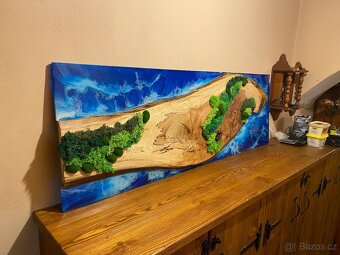 Mechový obraz s pryskyřicí a dřevem - 2