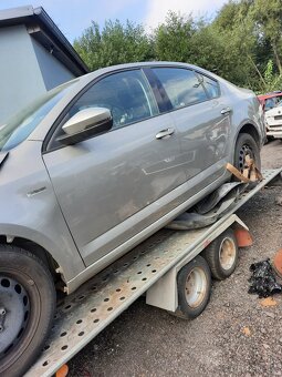 nd z škdoa octavia 3 1.4tsi 110kw sahra bílá modrá - 2