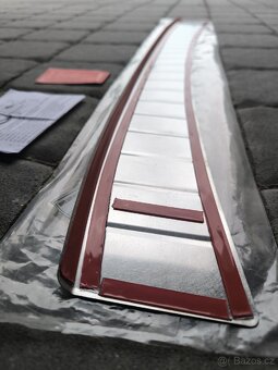 VW POLO VI NEREZ LIŠTA KUFRU - 2