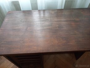 Tmavě hnědý starý/starožitnÿ psací stůl - 2