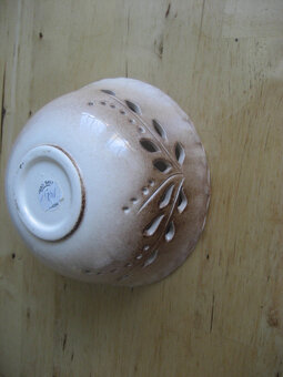 Keramická dekorativní miska děrovaná - 2