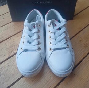 Kožené tenisky Tommy Hilfiger - 2