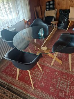 Jídelní/Konferenční stůl vč.židlí - 2