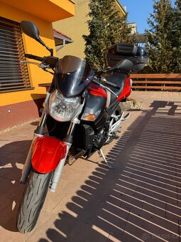 Suzuki GSR 600 - 2