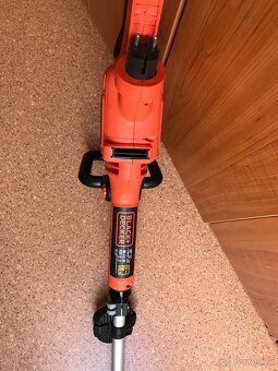 Elektrická strunová sekačka Black & Decker GL9035. - 2