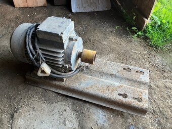 Elektromotor MEZ MOHELNICE 2,2 kw - 2