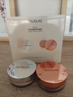 Douglas sypký bronzer - 2