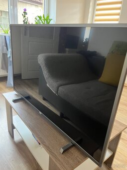 Philips Ultratenký 4K UHD LED televizor Smart 43PUS6523/12 - 2