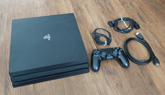 Playstation 4 PRO 1TB v perfektnim stavu - [4.4. 2025] - 2