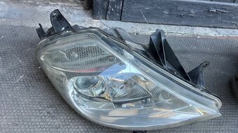 Citroen c8 xenony - 2