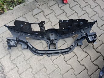 Renault captur drzak masky - 2