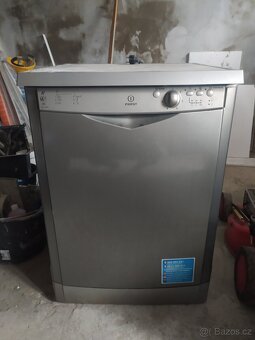 Myčka Indesit - 2