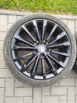 Alu kola + pneu 235/40 R19 - 2