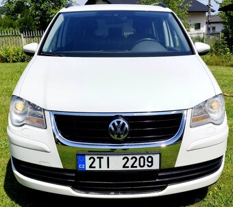 Volkswagen Touran 1.4TSi 2010 zánovní STK - levně - 2
