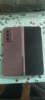 Samsung Galaxy Z Fold 2 5G v top stavu s černým krytem - 2