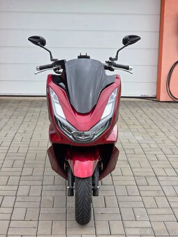 Honda PCX 125, 2022, původ ČR, serviska - 2