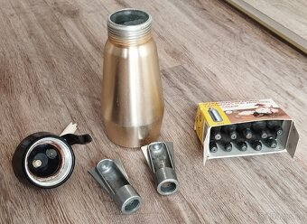 Šlehačková láhev + bombičky - 2