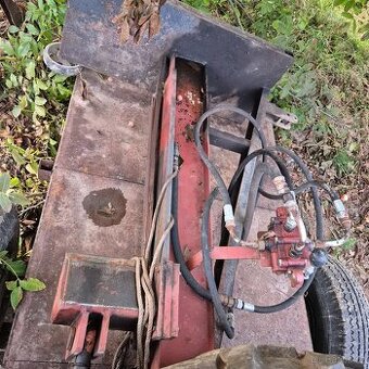 Štípačka na dřevo za traktor - 2