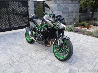 Kawasaki Z900 Candy Lime Green rv.2024 - 2