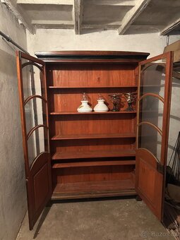 Starožitná skříň - 2