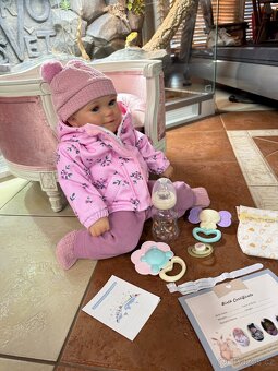 Realistická Reborm panenka v zimní bundičce - 2