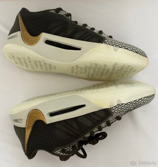 Nike Sabrina vel.36/22,5-23cm - 2