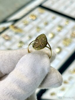 Zlatý prsten 2,97g - 2