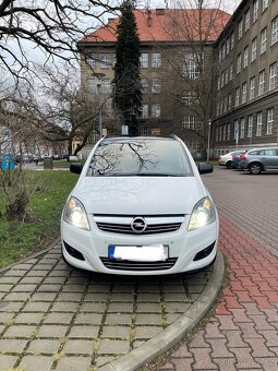 OPEL ZAFIRA 7-míst 1.6 2013 - 2