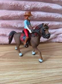Schleich 42539 Zrzka Hannah s pohyblivými klouby a PES - 2