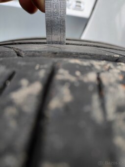 Letní pneu 235/35 R19 - 2