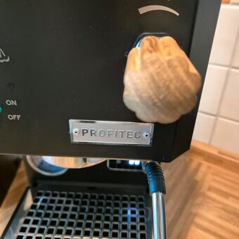 Portafilter Profitec Go Black s dřevěnou rukojetí - 2
