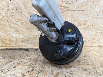 POSILOVAČ BRZD HYUNDAI H1 2.5 CRDI 58600-4A720 - 2