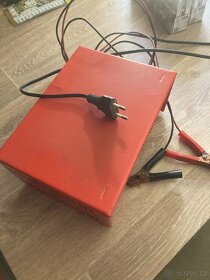 Nabiječka autobaterií - 2