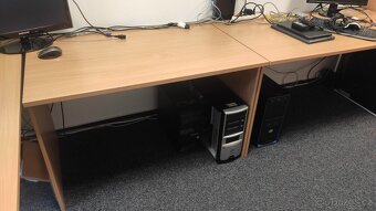 Nabízím 4 kancelářské stoly a 2 šuplíky - 2
