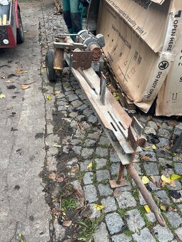 Štípačka dřeva - 2