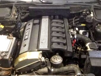 Motor po servise z BMW e36 M50b20 bez vanos 110kw - 2