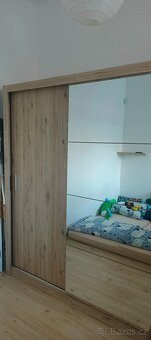 Šatní skříň - 2