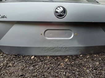 Zadní páté 5-té dveře Škoda Rapid víko kufru - 2