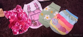 Pelíšek+4x oblečky - 2