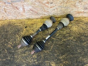 PŘEDNÍ POLOOSY VW TIGUAN 2.0 TDI 103KW 4X4 5N0407764A/763A - 2