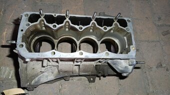 Blok motoru Škoda Fabia 1.4 MPI - 2