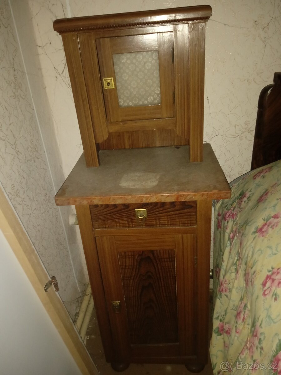 Stará ložnice -: postel+noční stolky - 3